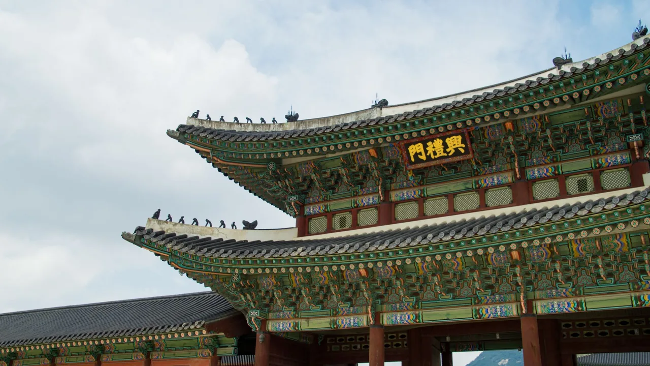Gyeongbokgung hanbok rental — Korea travel