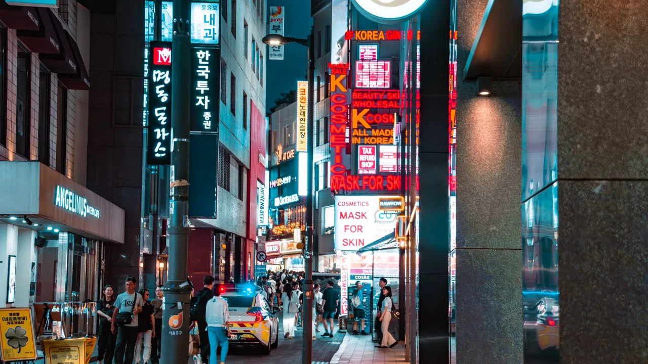 Hongdae After Dark: A Local's Honest Nightlife Guide (2026) — Seoul after dark