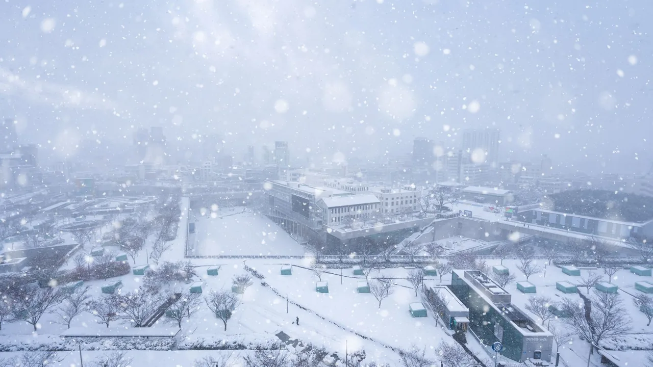 Korea eSIM in 2026: A First-Timer's Guide (Skip the Airport Counter) — Winter in Korea